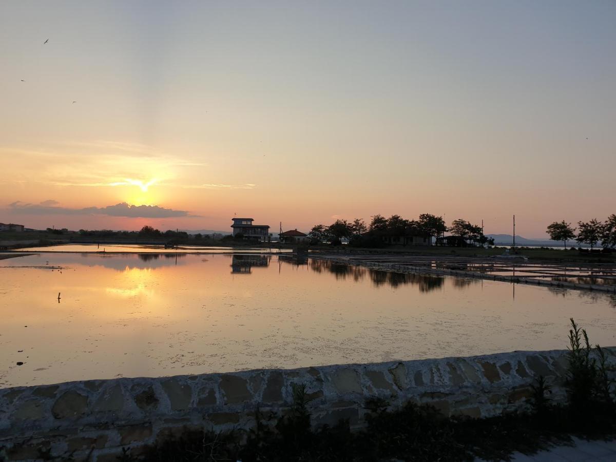 Guest House Taligarov Pomorie Extérieur photo